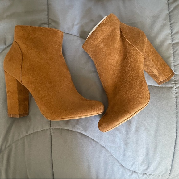 camel chunky heel ankle booties - Picture 2 of 4